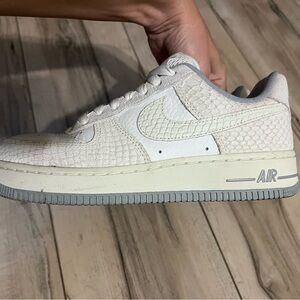 Nike Air Force 1 Textured Cream Sneakers